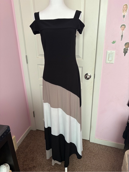 Laura Dresses & Skirts - Colorblock Off-Shoulder Maxi Dress in Black, Taupe & White
